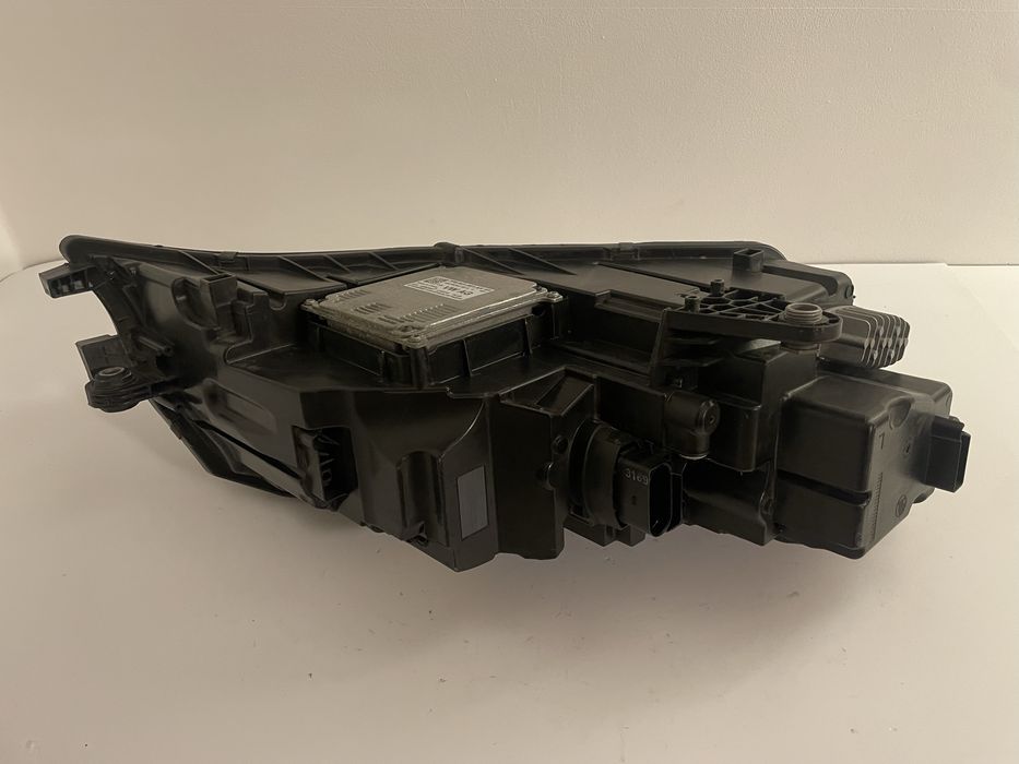 Skoda Octavia III lift  / lampa lewa przednia przód Full Led