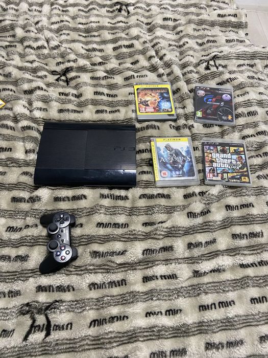 PlayStation 3 Полная комплектация и четыре  игры