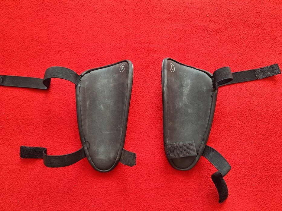 Футбольні щитки Adidas Predator original