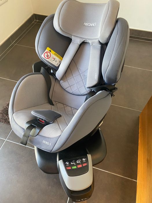 Vende-se 1 Cadeira com IsoFix, marca RECARO, modelo Zero1 com ovo.