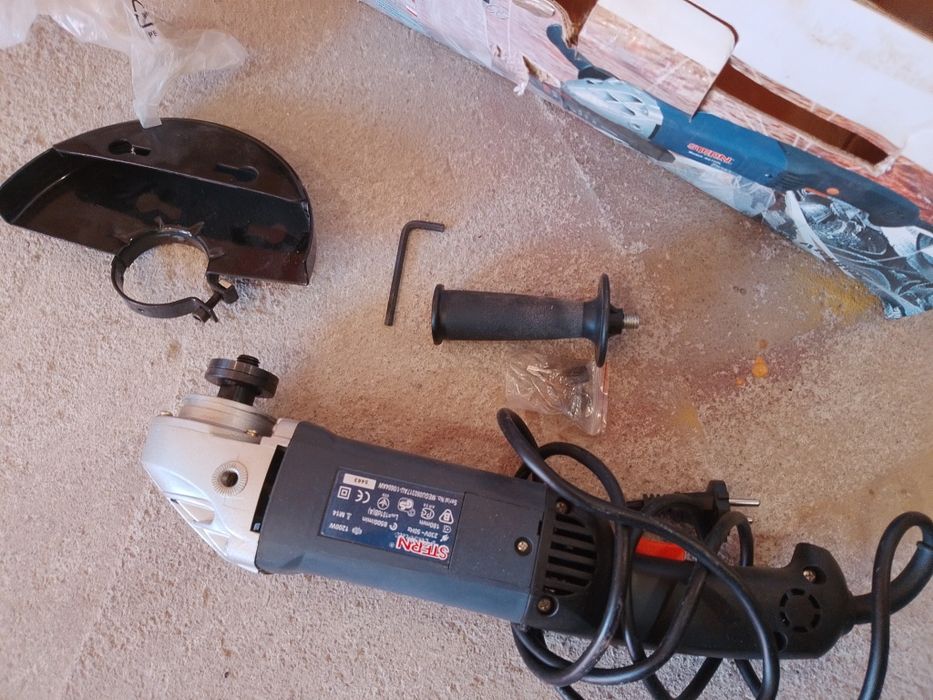 Продам болгарку stern ag180 l