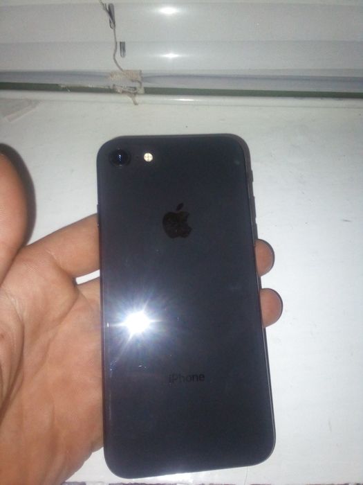 Продам iPhone 8 64gb