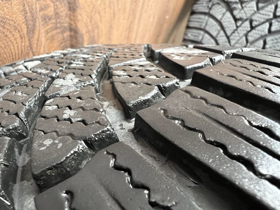 Koła alufelgi Mercedes z oponami Bridgestone 225/45/17