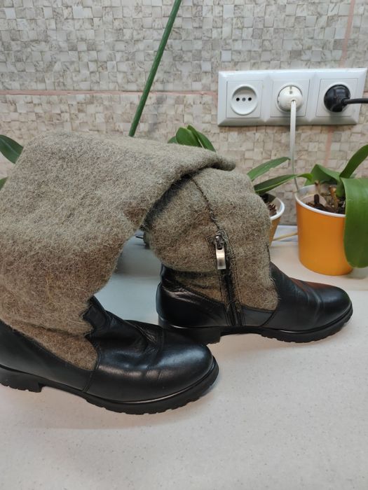 Продам кожаные сапоги