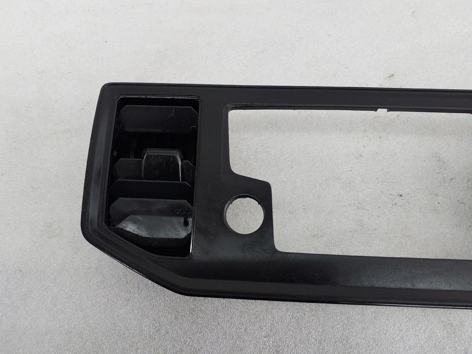 Moldura da consola central / rádio / aro VOLKSWAGEN Crafter (2E)