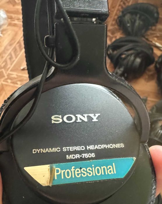 Старі студійні навушники Sennheiser sony audio-technica