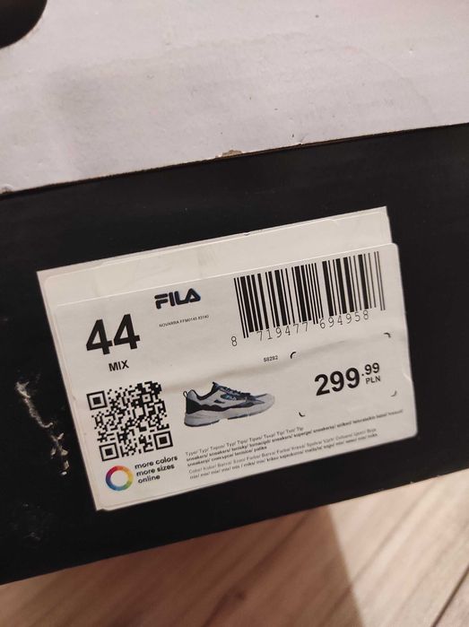 Buty sportowe sneakersy Fila Novarra 44