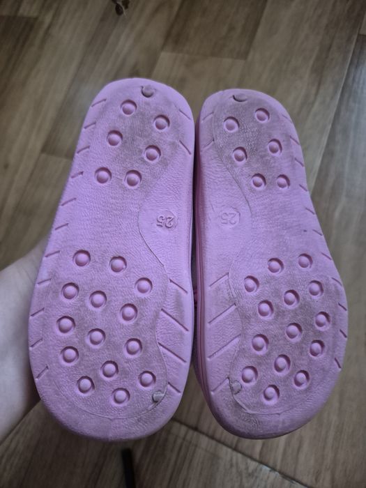 Kapcie rozmiar 25