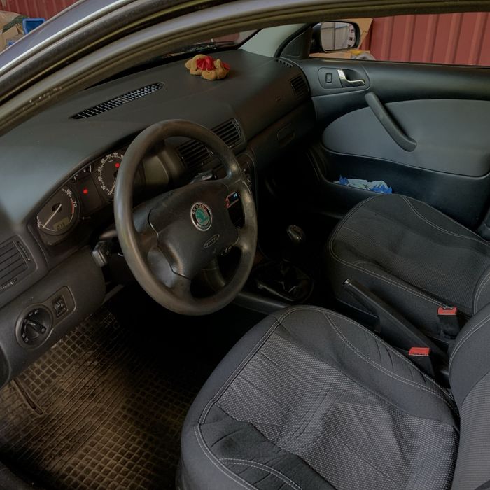 Scoda Octavia Tour A4 в отличном состоянии