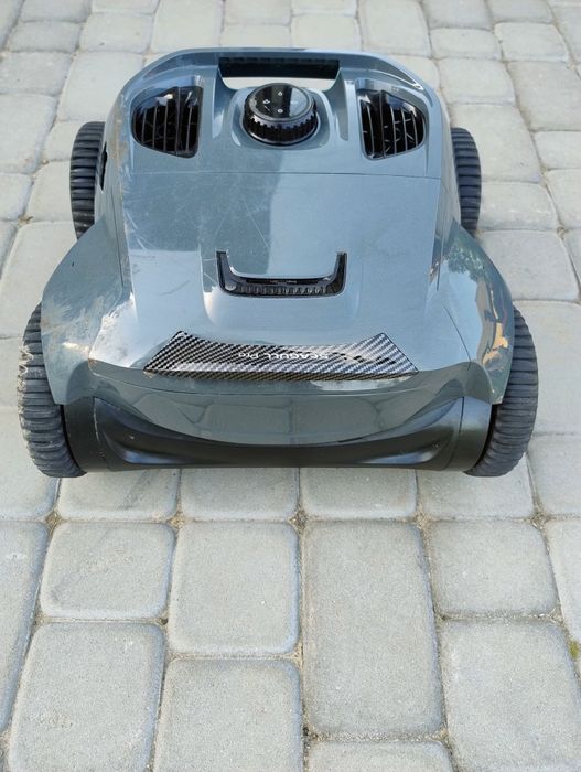 Robot odkurzacz basenowy