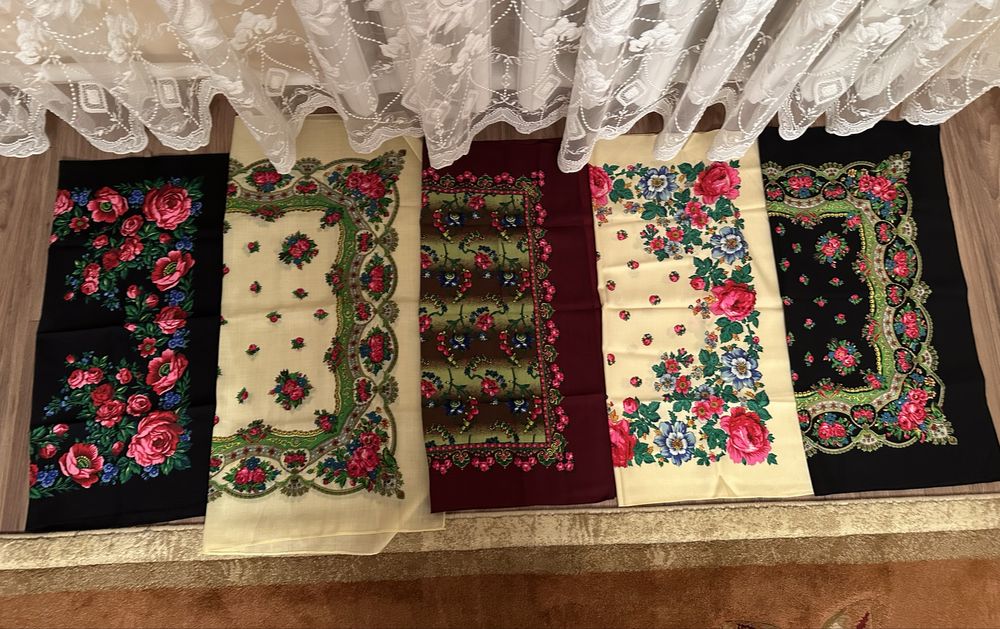 Нові хустки по 300грн