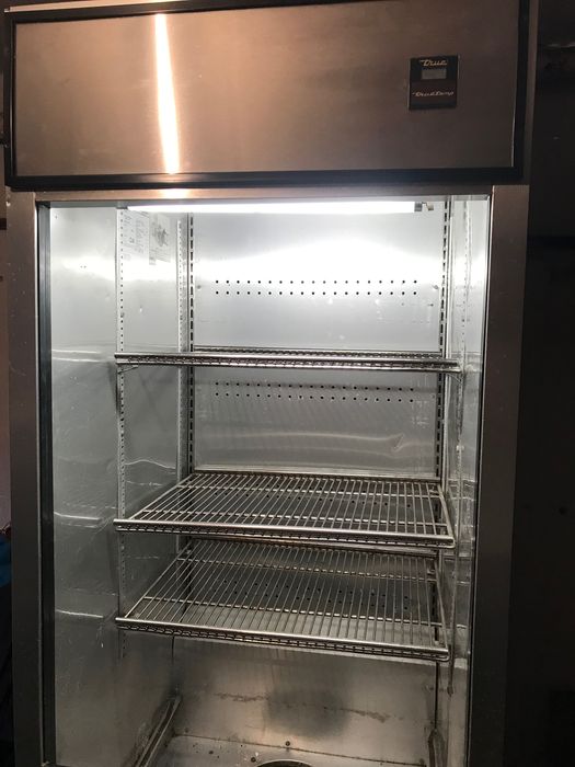 Холодильник відкритого типу..