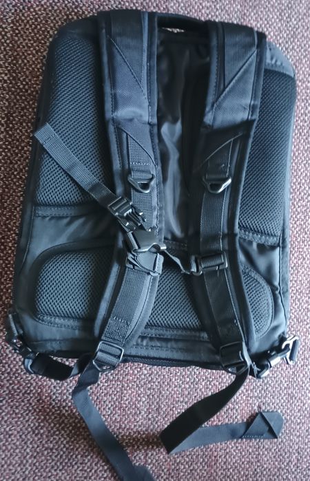міцний чорний рюкзак для ноутбука eBags Professional Slim