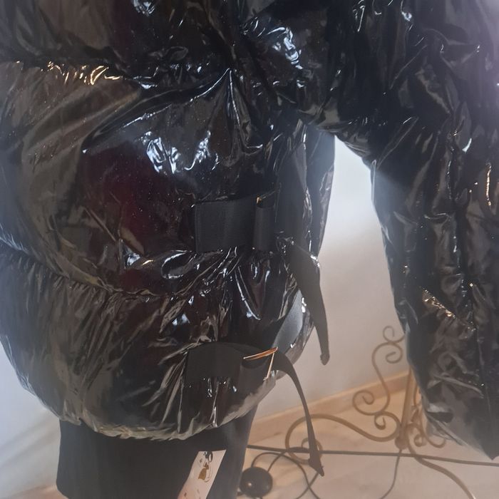 Kurtka czarna lakierowana kamizelka futerko 38 40