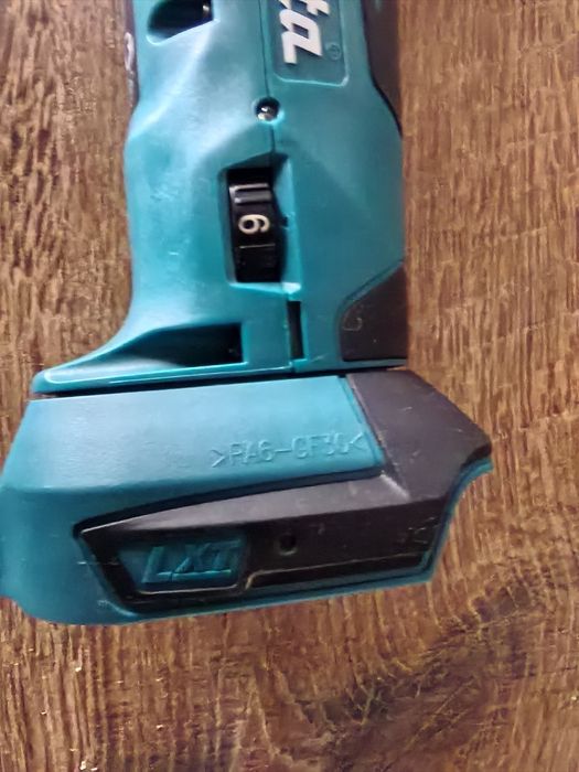Makita DTM50 LXT 18v Multitool