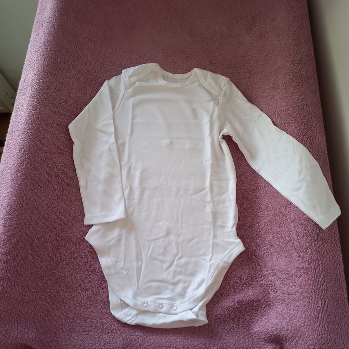 Nowe body z długim rękawem C&A