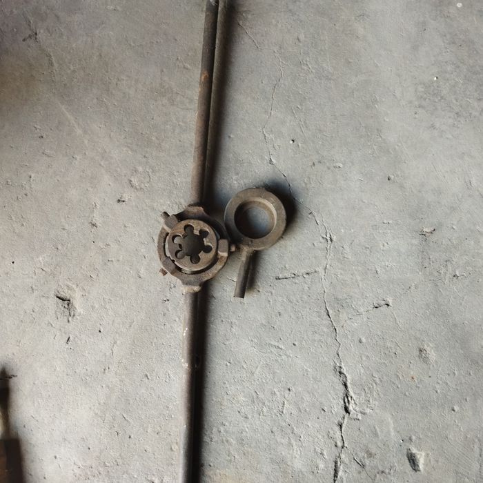 Клупп для нарезки резьбы