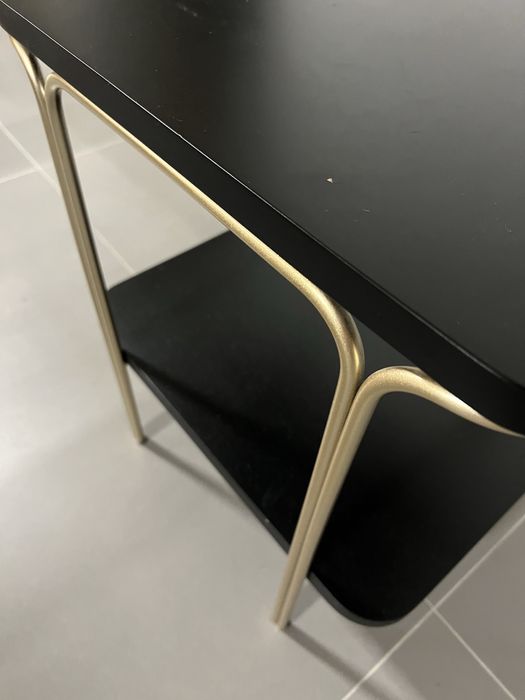Mesa de cabeceira ou apoio