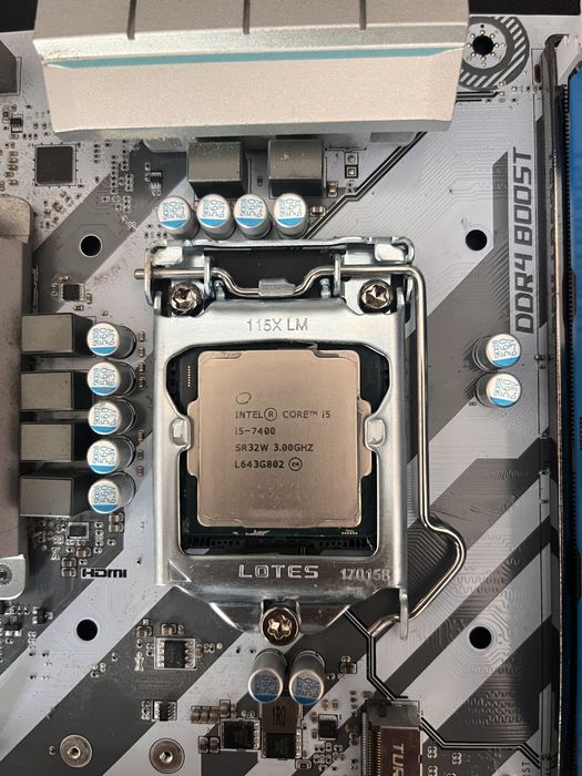 MSI B250M Mortar Arctic + Intel Core i5-7400 + 4 GB DDR4