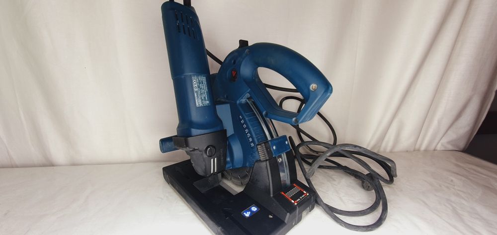 Bruzdownica Bosch GNF 35 CA frezarka do betonu, bruzdownica na tarcze