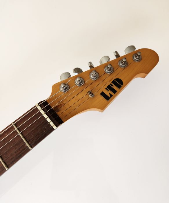 Guitarra ESP Ltd ST203 "Stratocaster" Seymour Duncan