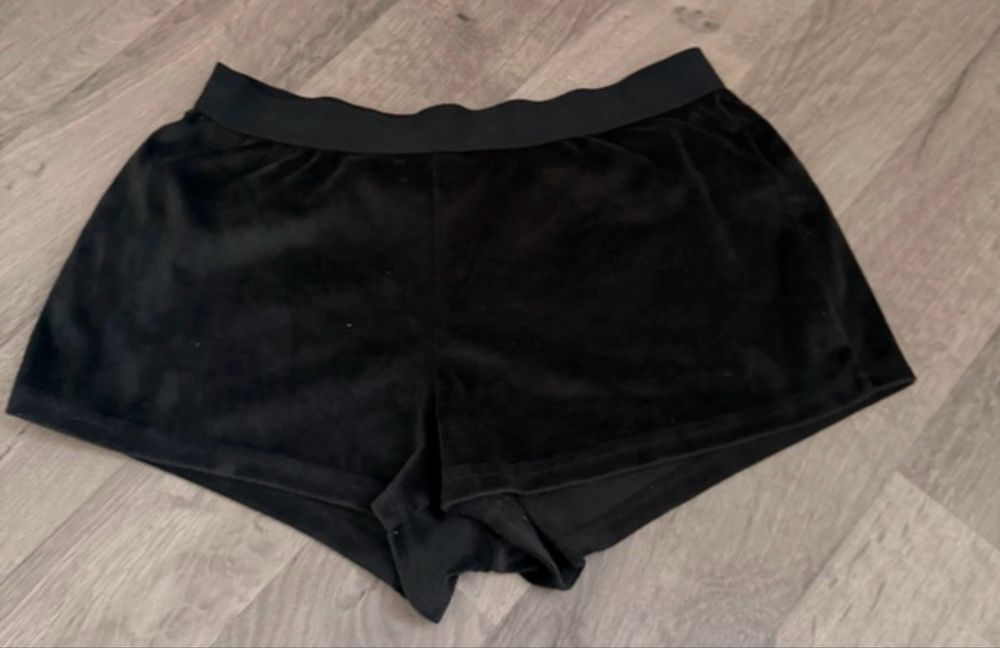 krótkie spodenki szorty Juicy Couture