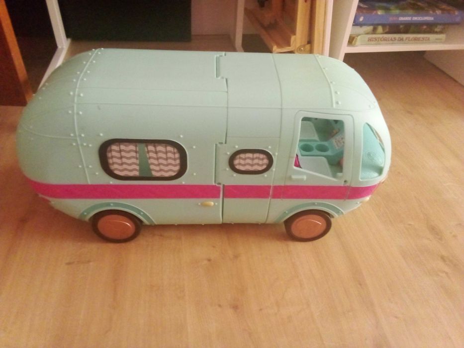 Caravana  com piscina LoL