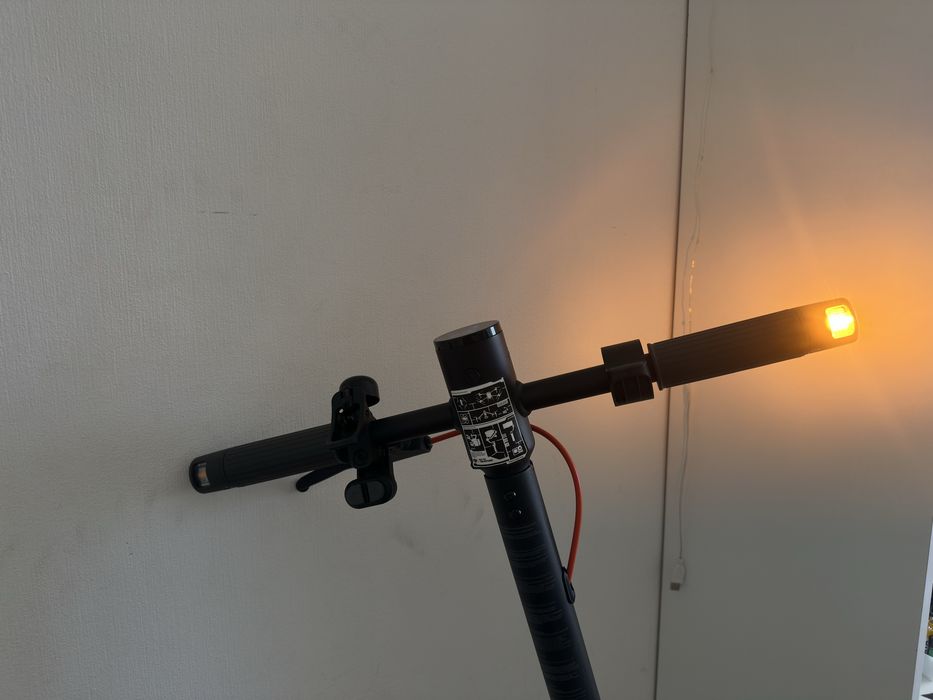 Електросамокат Xiaomi Mi Electric Scooter Elite