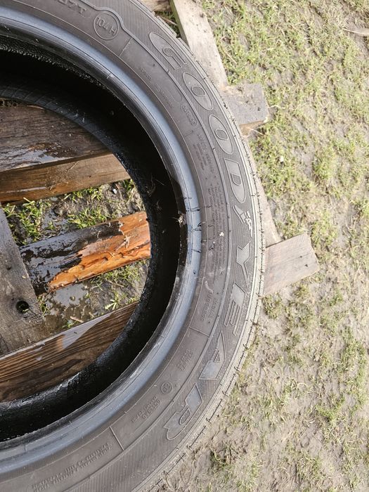 Opona wielosezonowa 215/60R17C