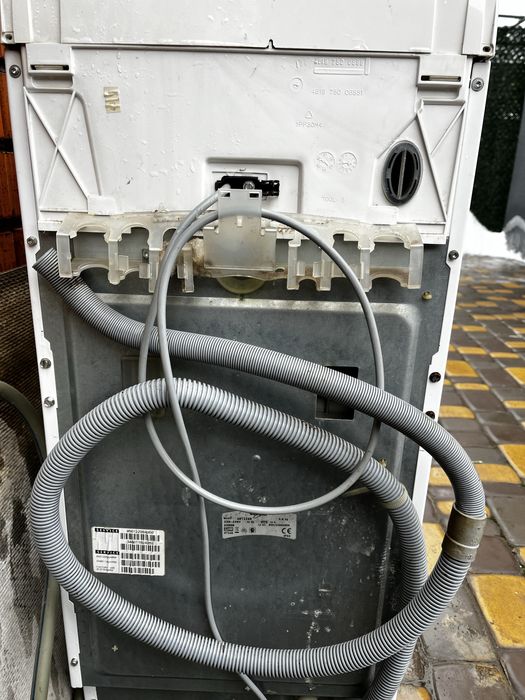 Продам стиральную  машинку б/у