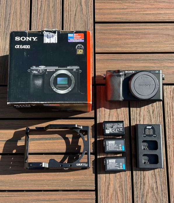 Sony A6400 + 3 baterie + Rig
