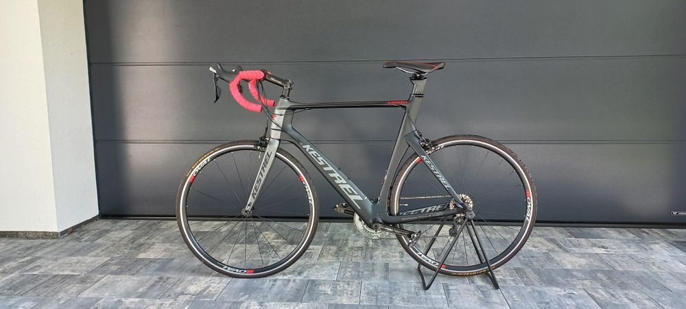 Rower szosowy kestrel carbon