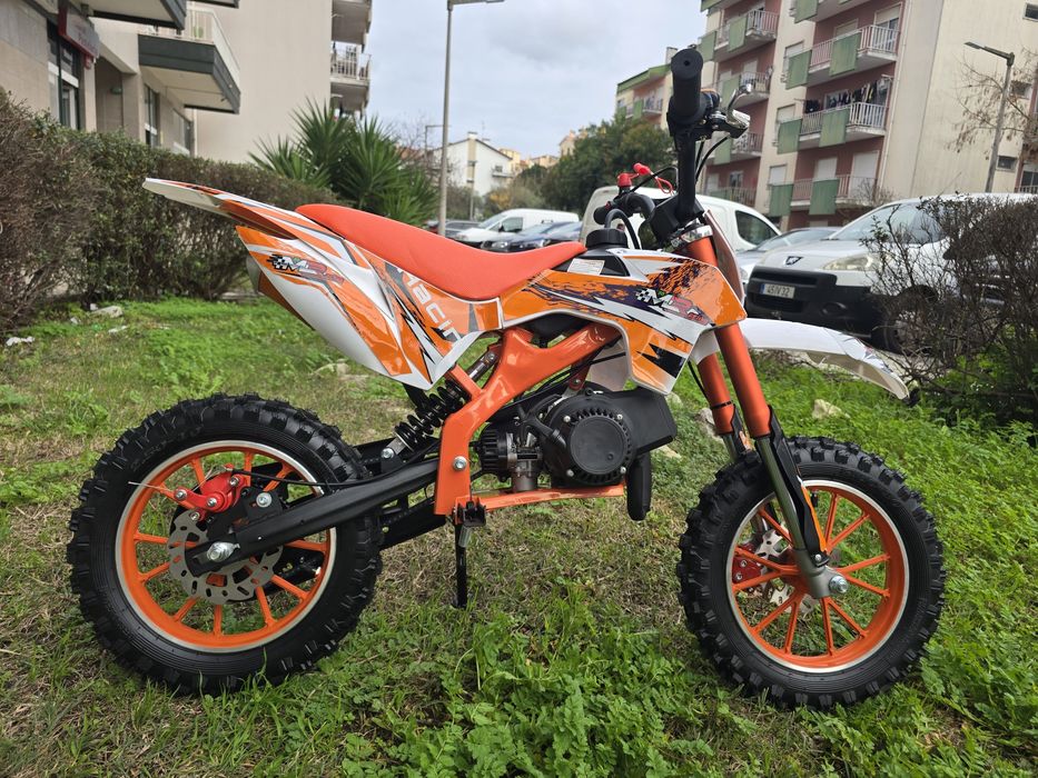 Mini motocross gasolina de cilindrada 50 vários cores disponíveis novo