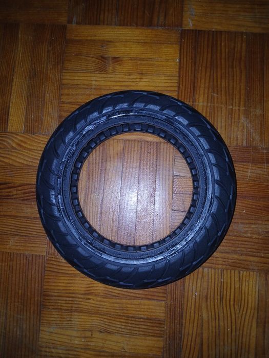 Vendo pneu maçisso ( não é perciso camera de ar )