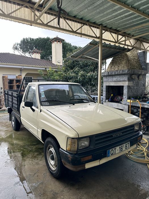 Toyota Hilux 2.4