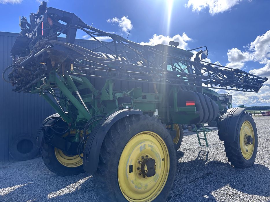Самохідний оприскувач John Deere 4730