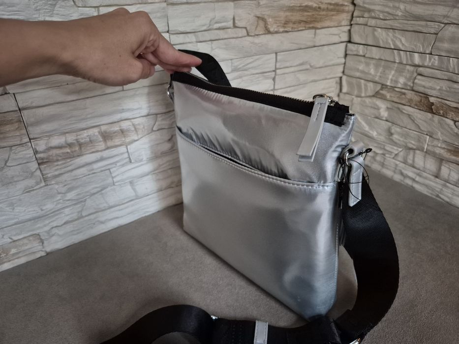 Torebka Listonoszka Damska DKNY Ryker SM CBODY