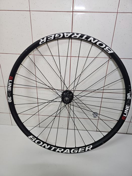 Roda frontal DH 29 20mm bontrager