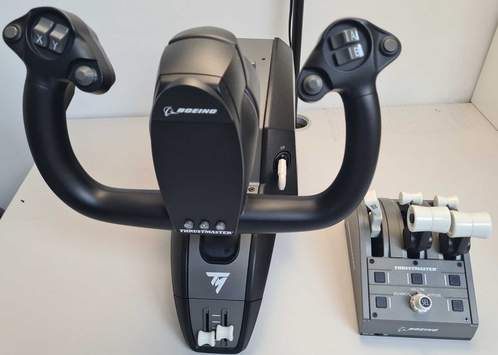 Thrustmaster TCA Yoke Boeing Edition