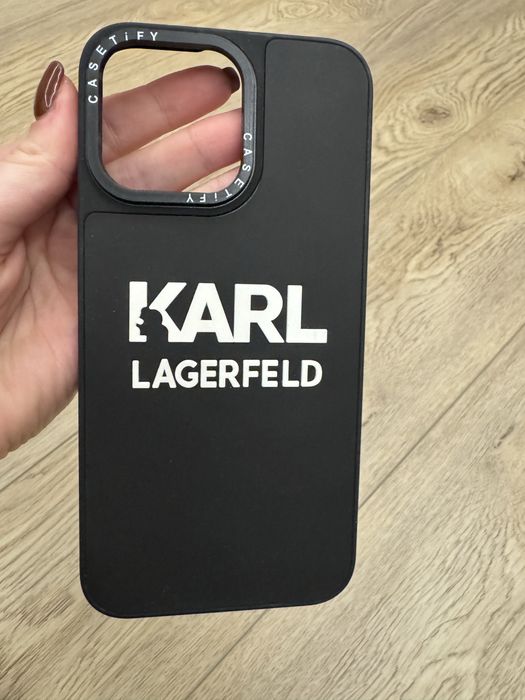 Czarny sztywny case etui plecki Karl Lagerfeld iPhone 15 Pro Max
