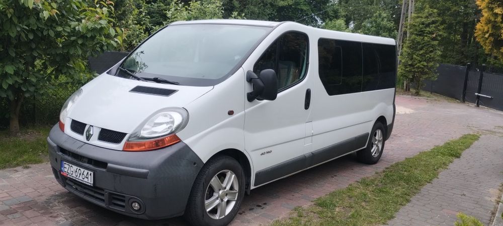 Licencjonowany przewóz osób. Niskie ceny, busy 8+1 oraz 19+1.