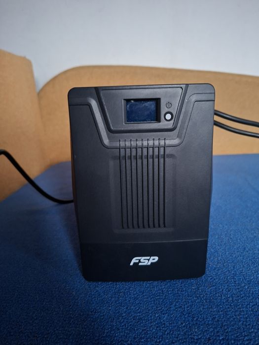 Продам инвертор 2000va FSP