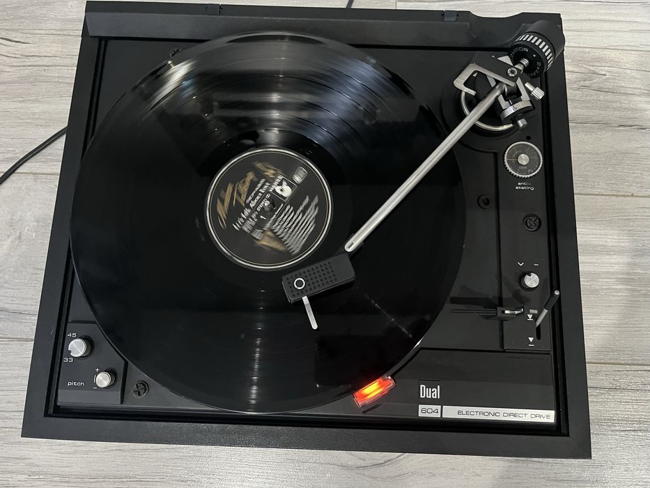 Gramofon Dual 604