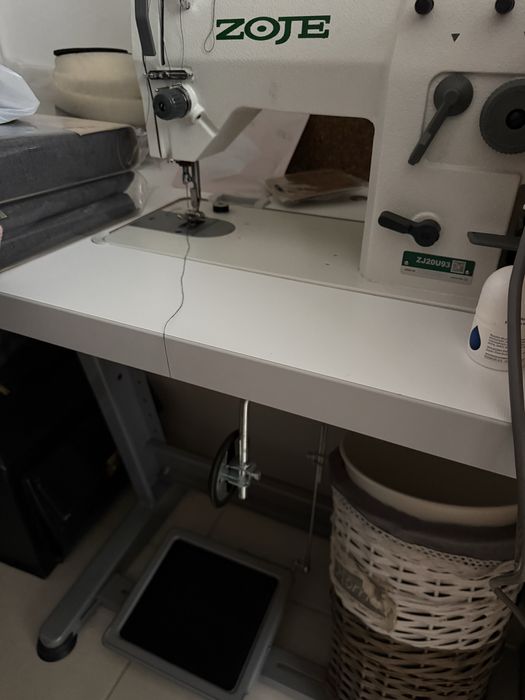 Maquina zig zac nova