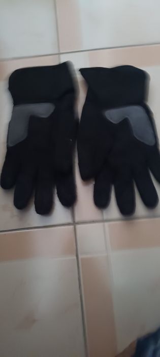 Luvas moto Alboreto novas sem uso 10€ e Mg usadas apenas 5€