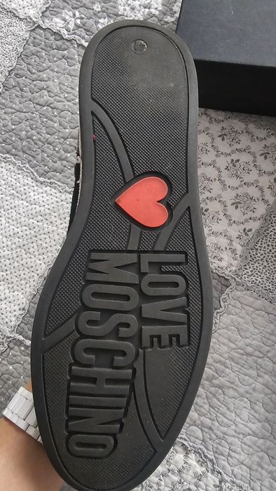 Moshino śliczne sneakersy