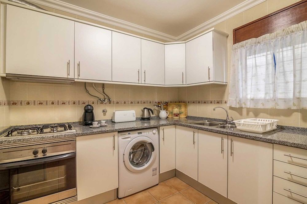 Algarve Quarteira, apartamento T-1 com vista mar, para férias