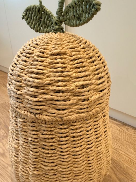 Escada Toalheiro Metal Verde + Cesto em Natural Quarto de Criança