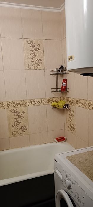 Здається кімната 17 метрів в будинку на Закревського,35  ( без комісії)