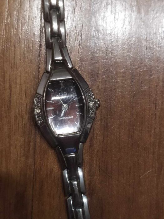 Zegarek damski Q&Q Quartz srebrny